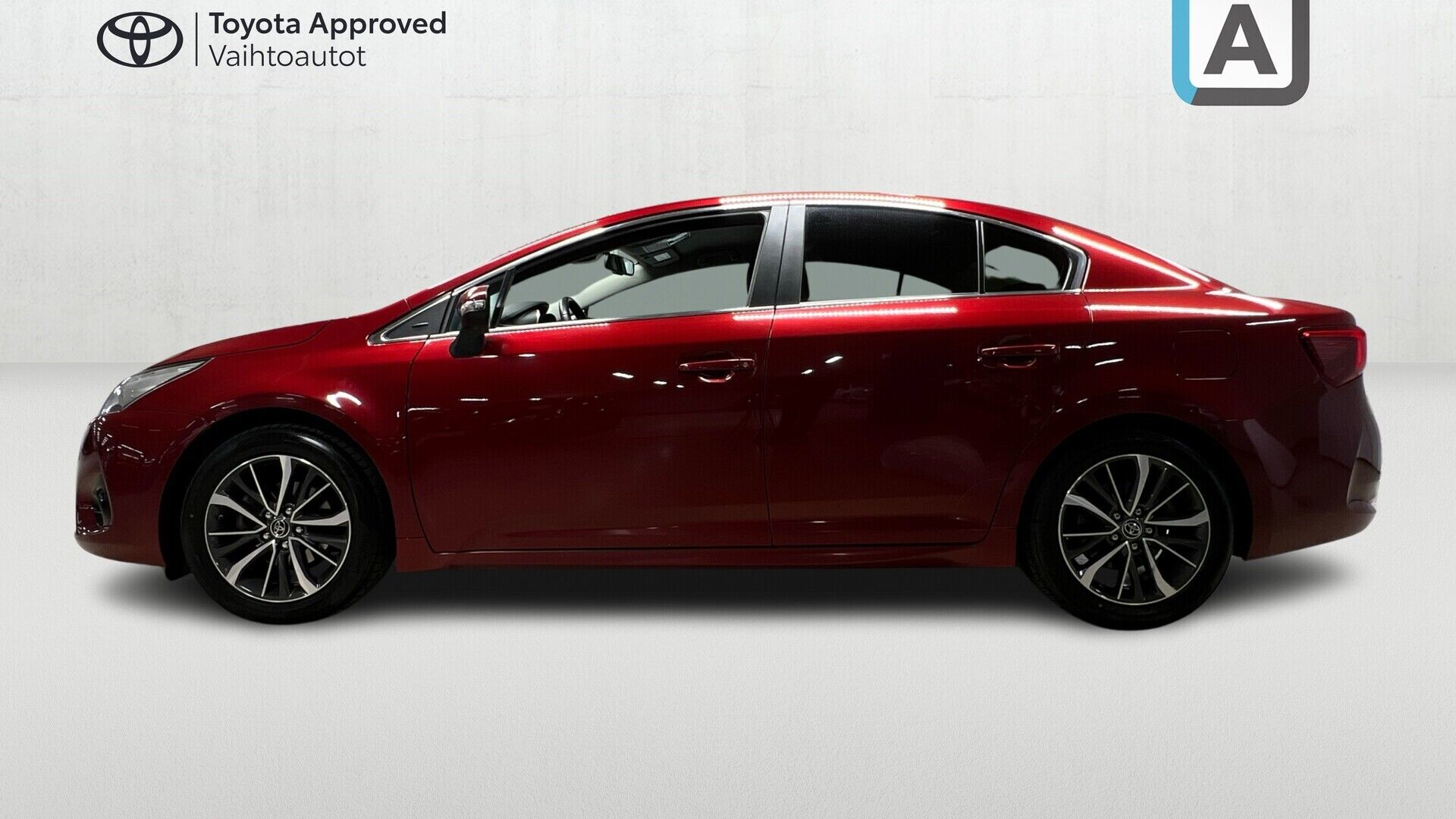 Toyota Avensis iso kuva 1