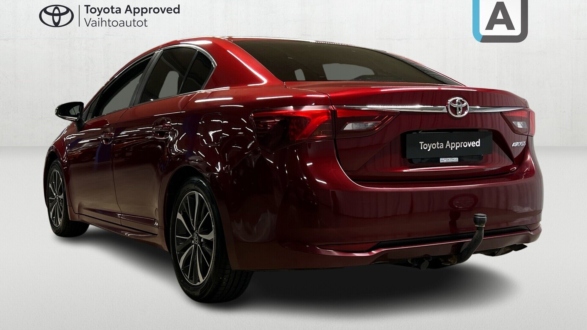 Toyota Avensis iso kuva 2