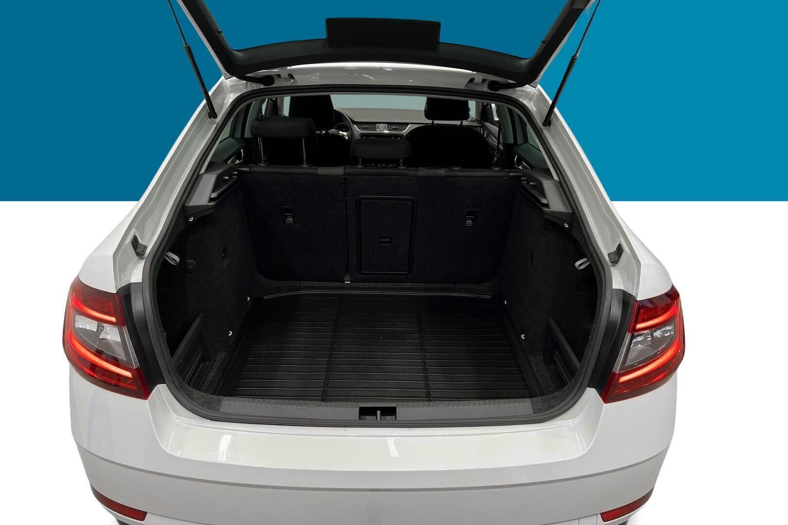 Skoda Octavia iso kuva 12