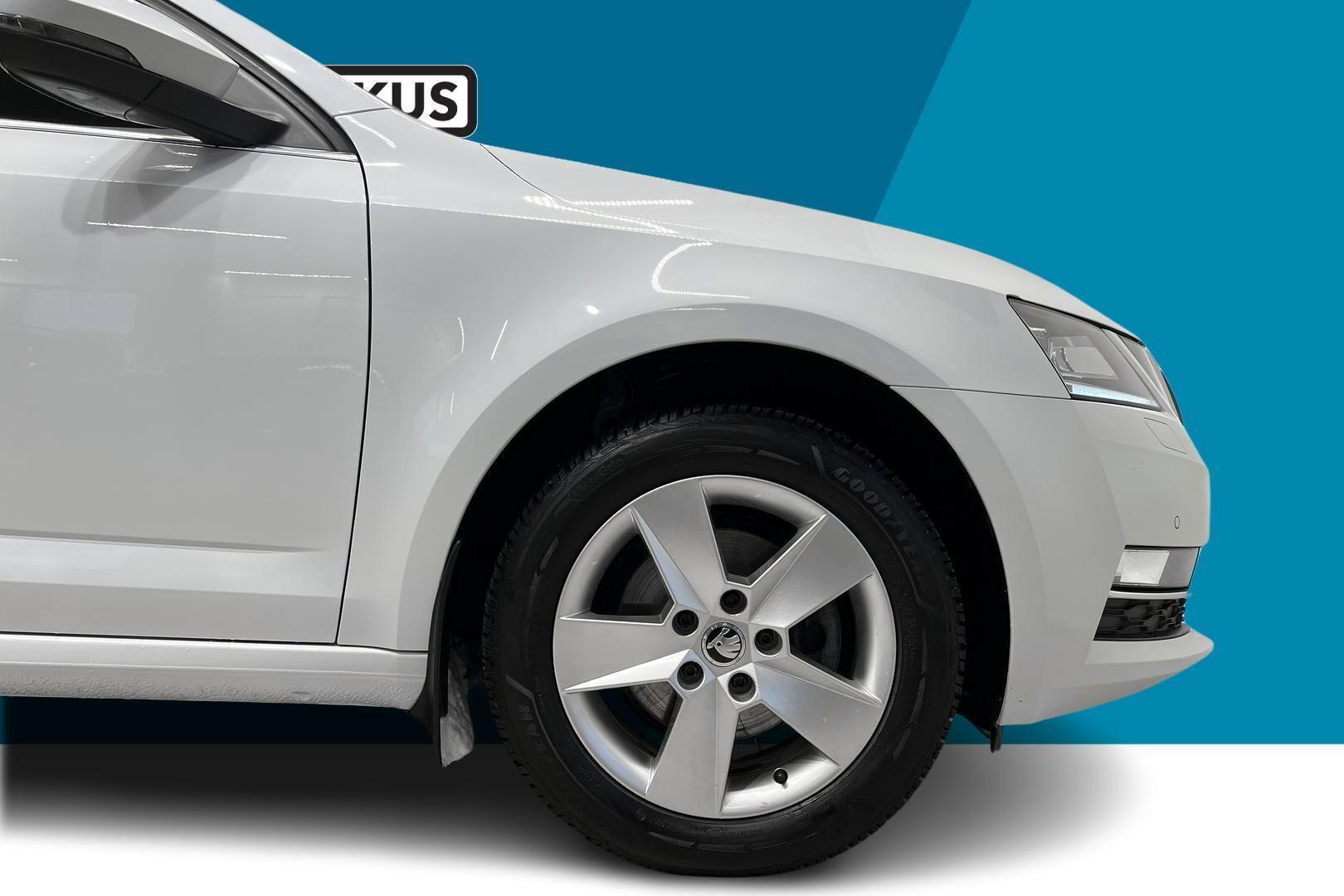 Skoda Octavia iso kuva 13