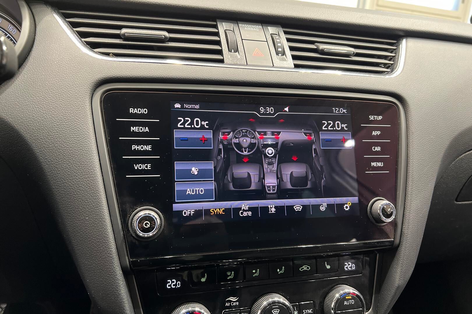 Skoda Octavia iso kuva 16