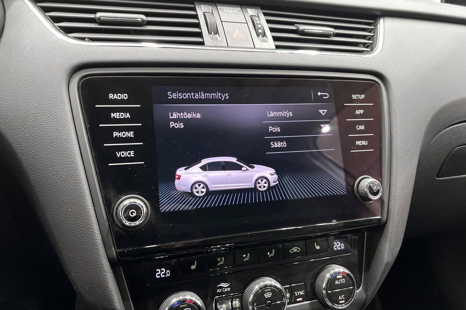 Skoda Octavia iso kuva 17