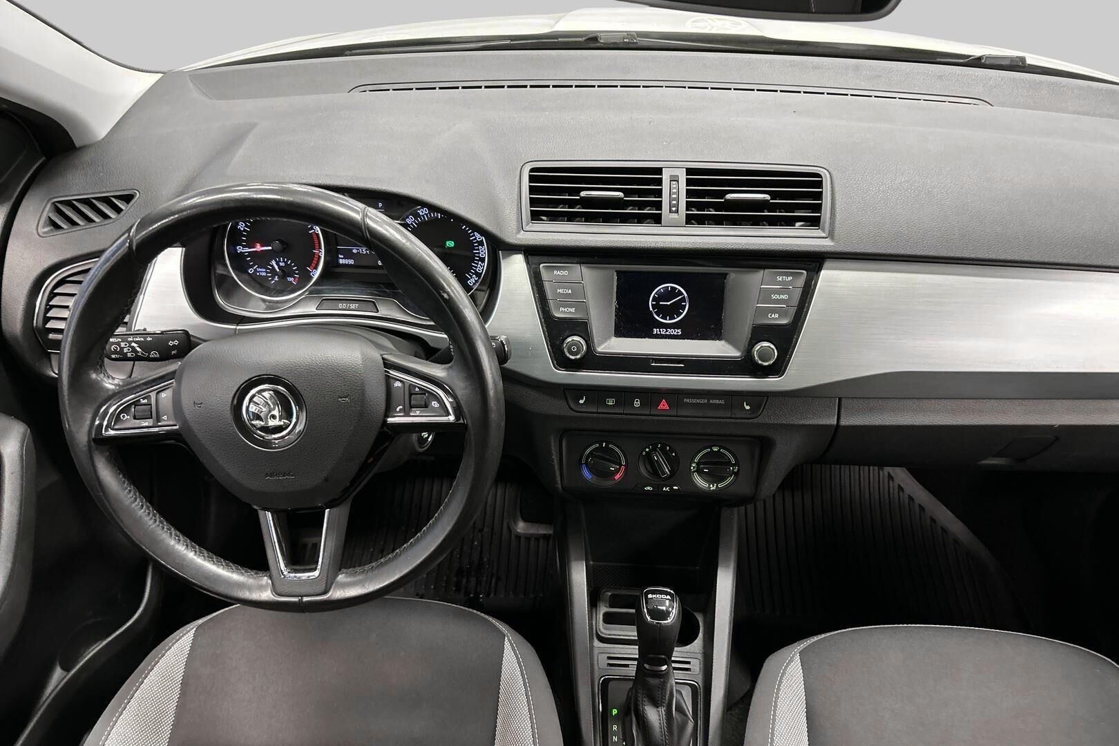 Skoda Fabia iso kuva 23