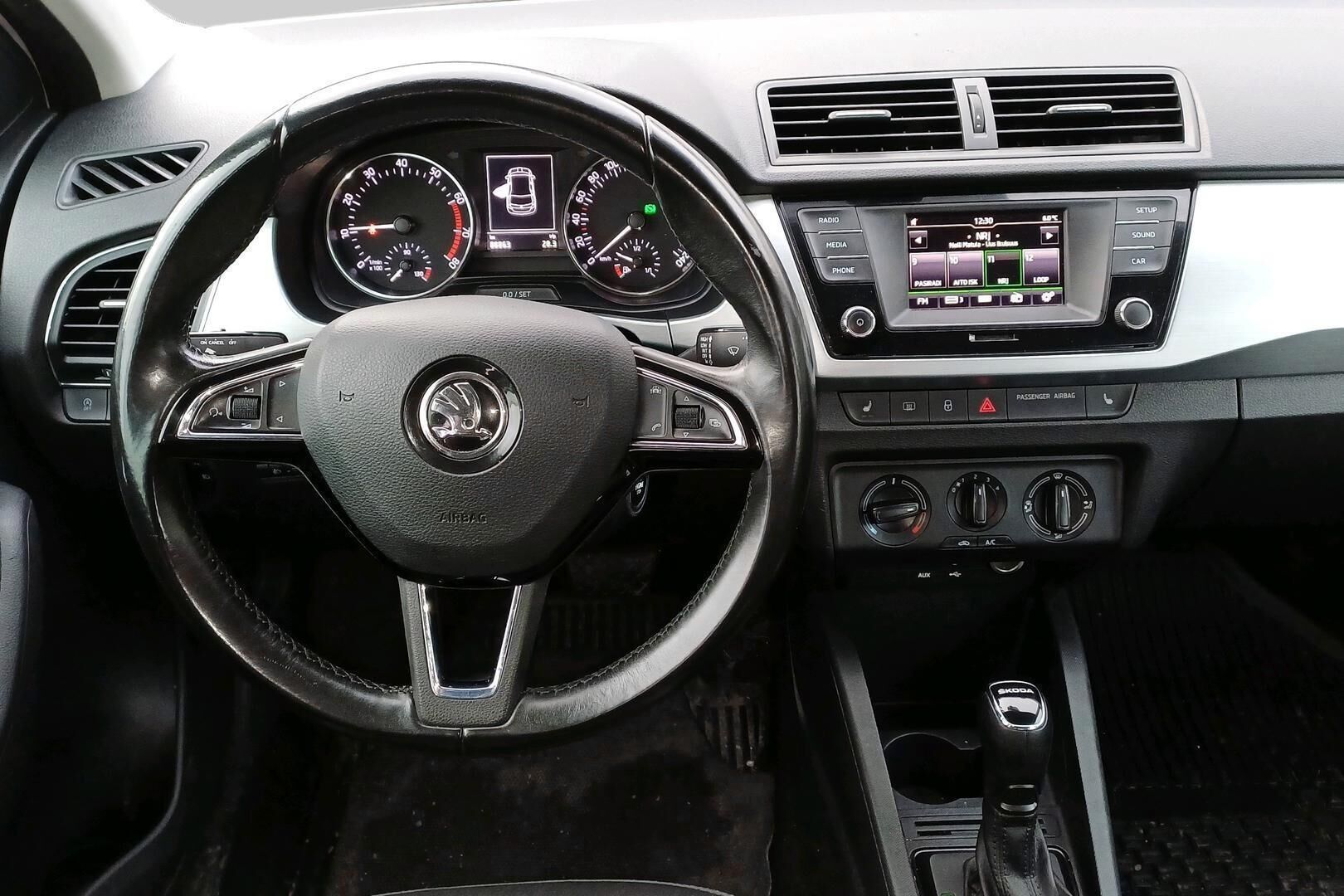 Skoda Fabia iso kuva 2