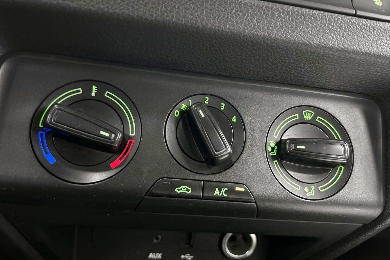 Skoda Fabia iso kuva 17