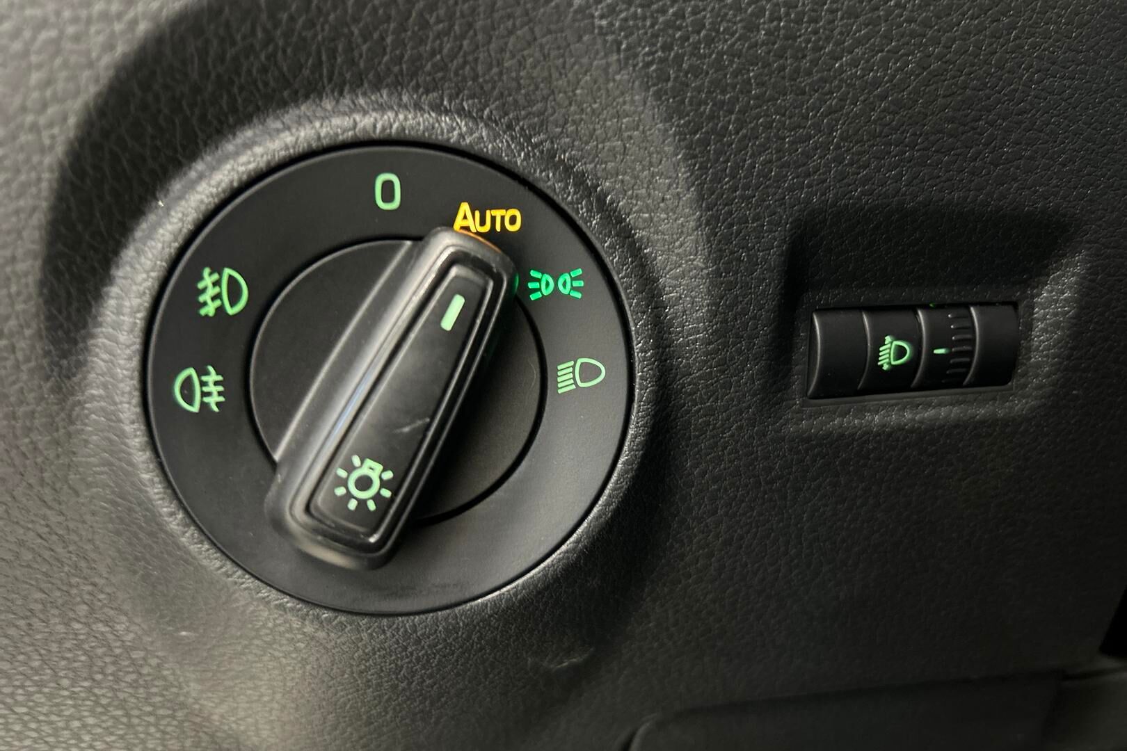 Skoda Fabia iso kuva 21