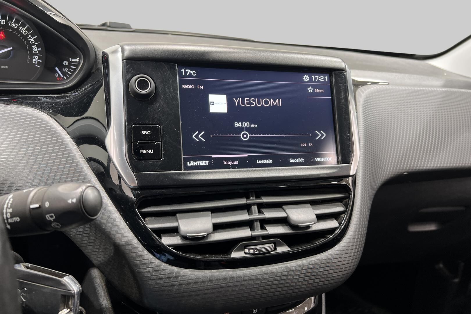 Peugeot 2008 iso kuva 12