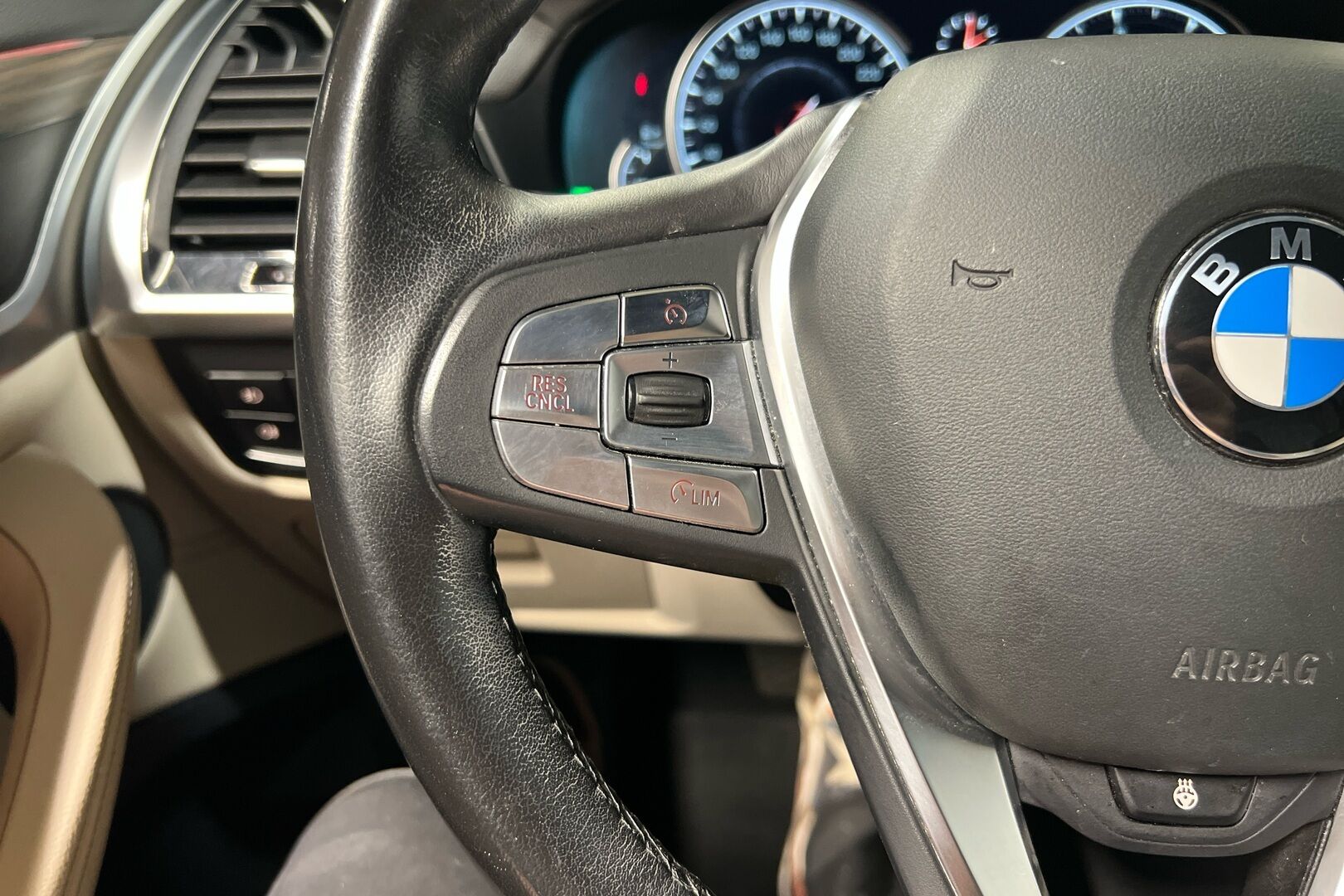 BMW X3 iso kuva 14