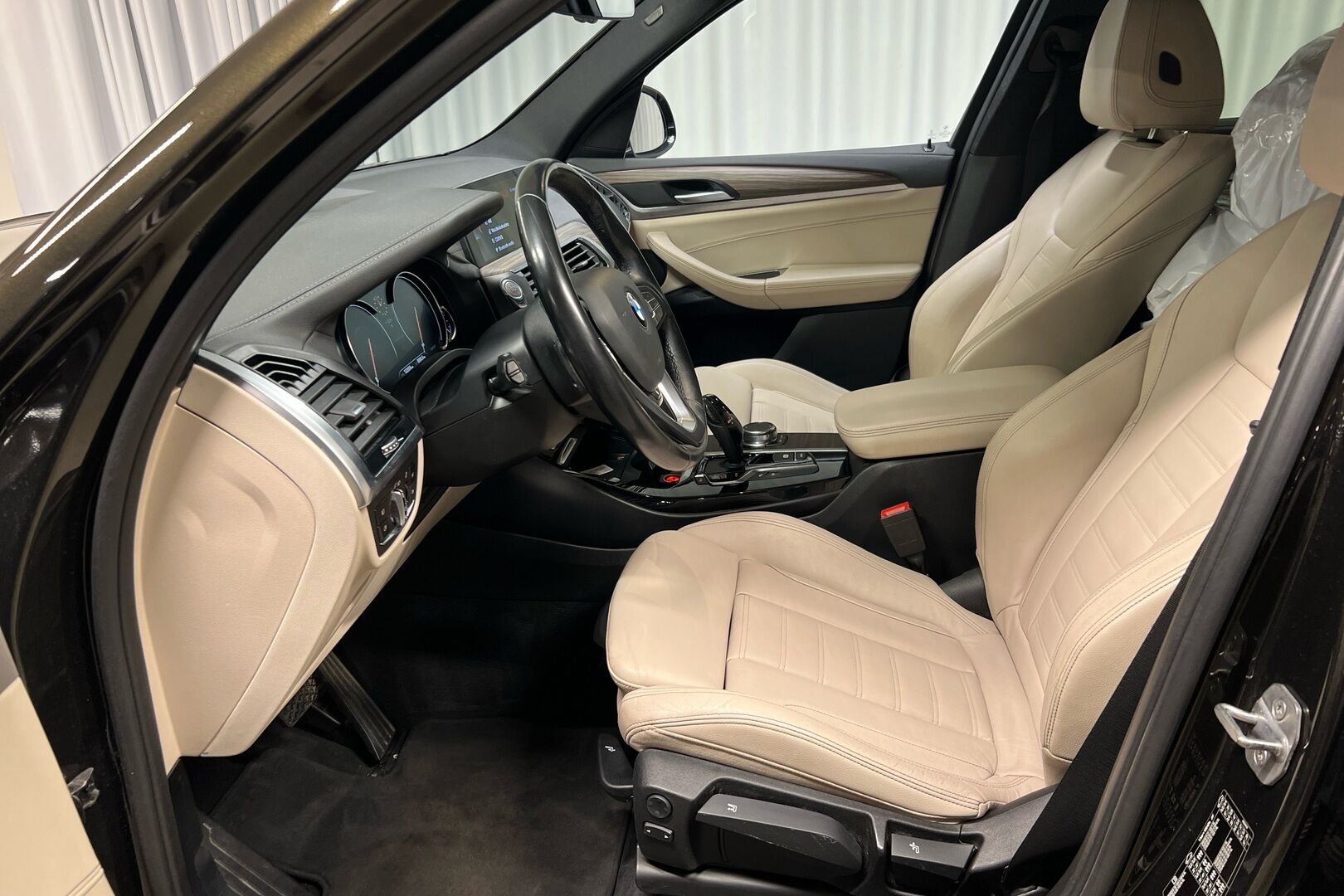 BMW X3 iso kuva 7