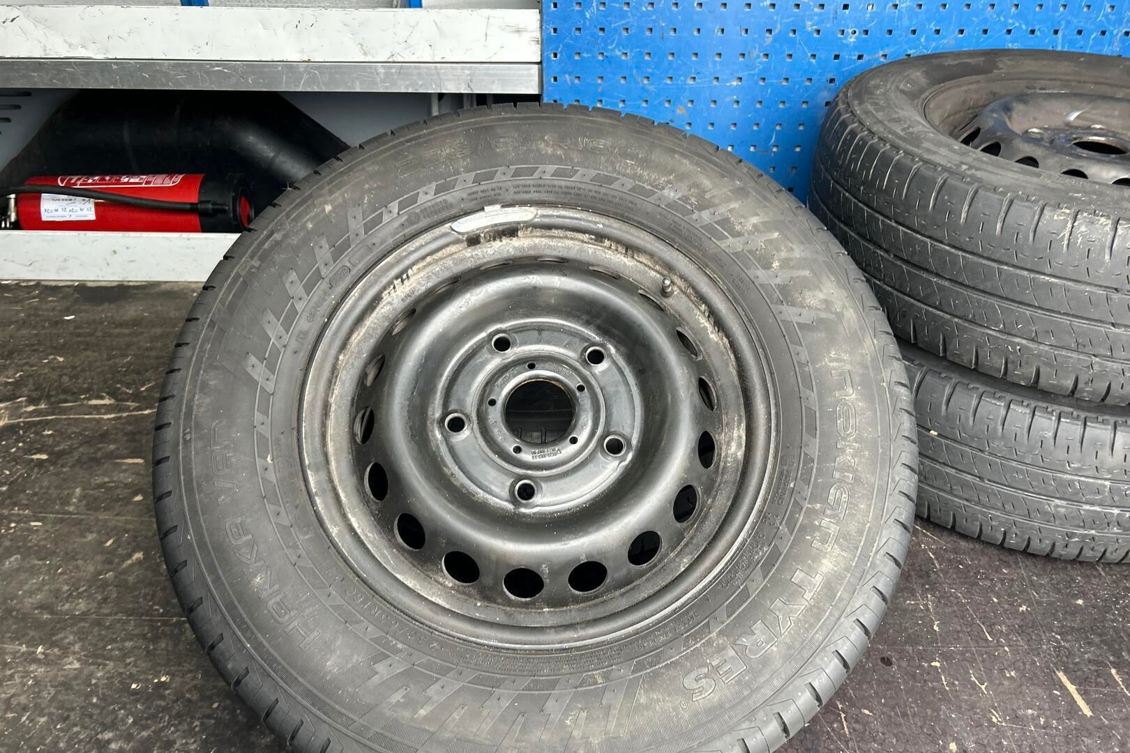 Ford Transit iso kuva 9