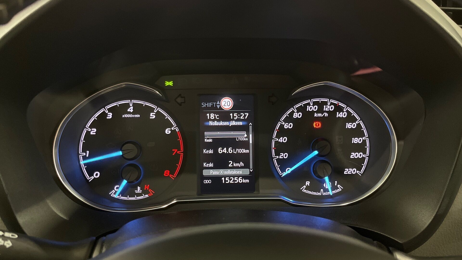 Toyota Yaris iso kuva 19