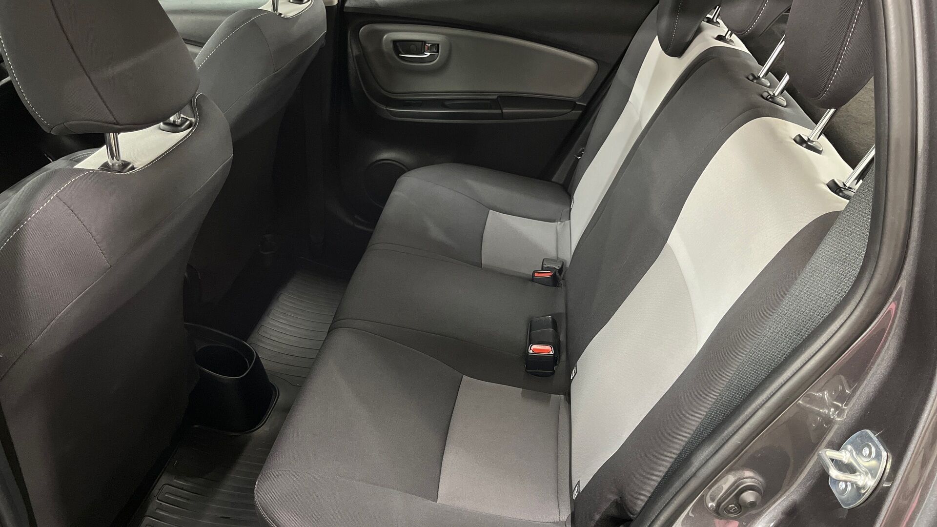 Toyota Yaris iso kuva 7