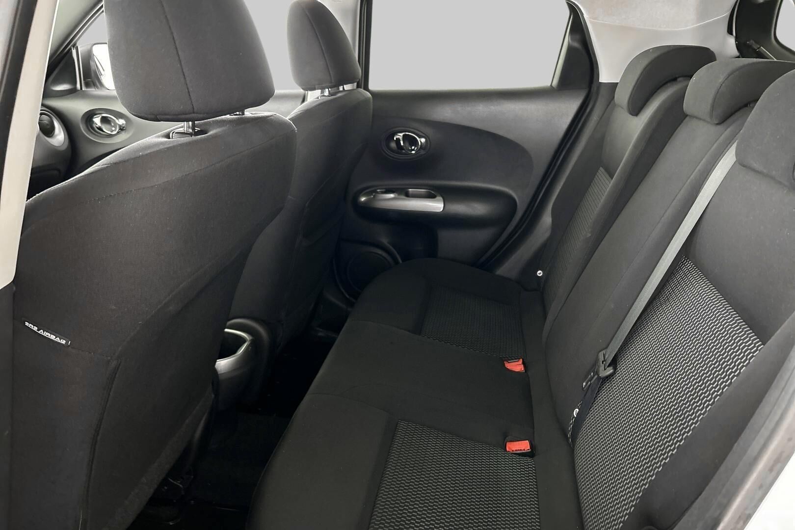 Nissan Juke iso kuva 10