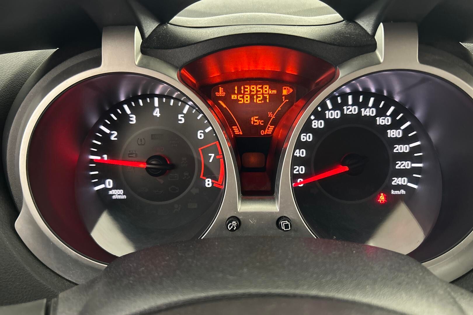 Nissan Juke iso kuva 14