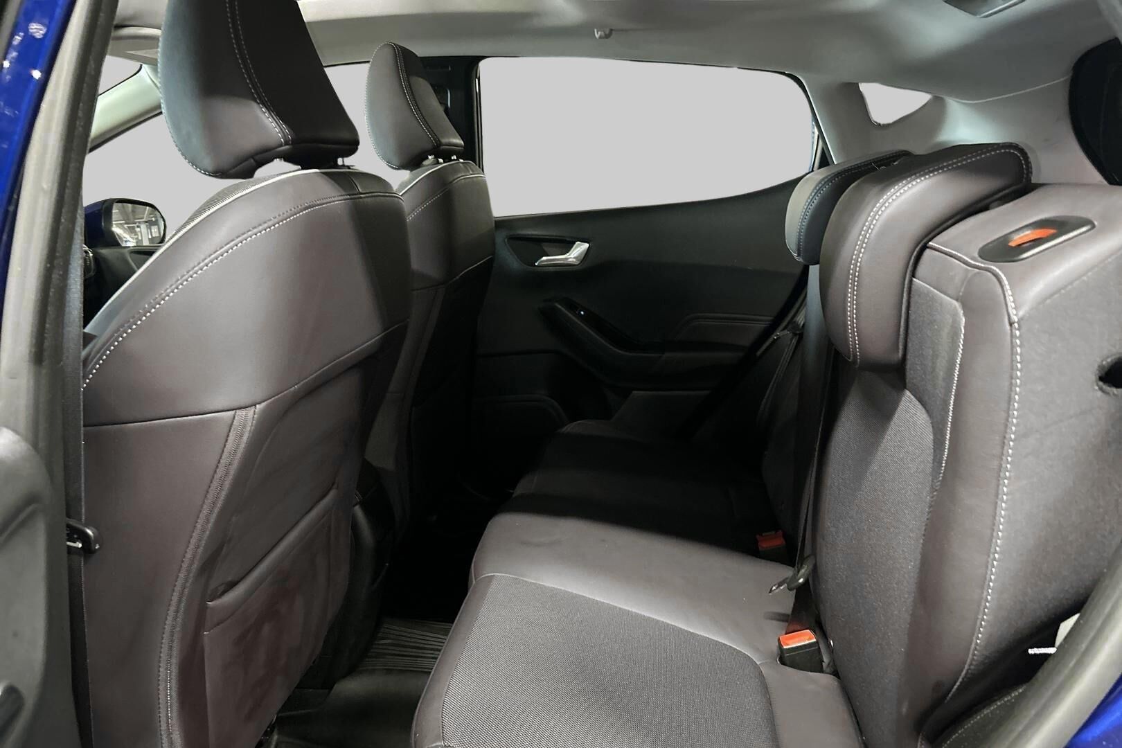 Ford Fiesta iso kuva 10