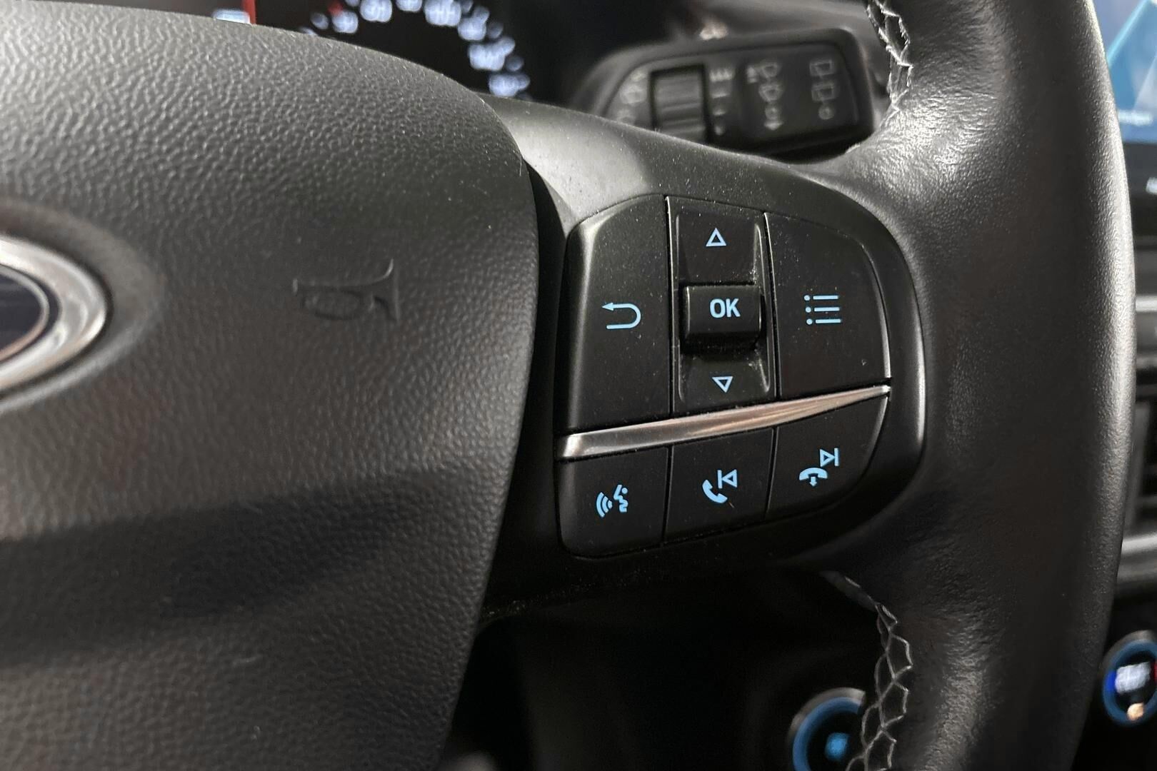 Ford Fiesta iso kuva 25