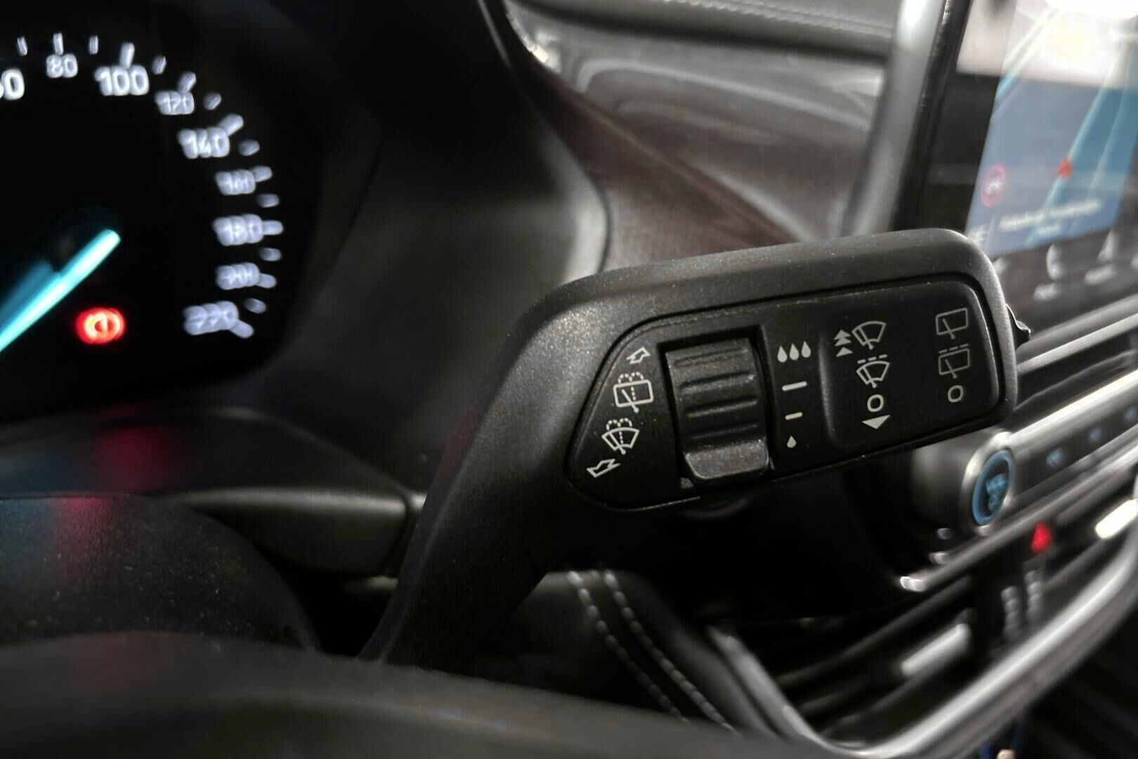 Ford Fiesta iso kuva 27