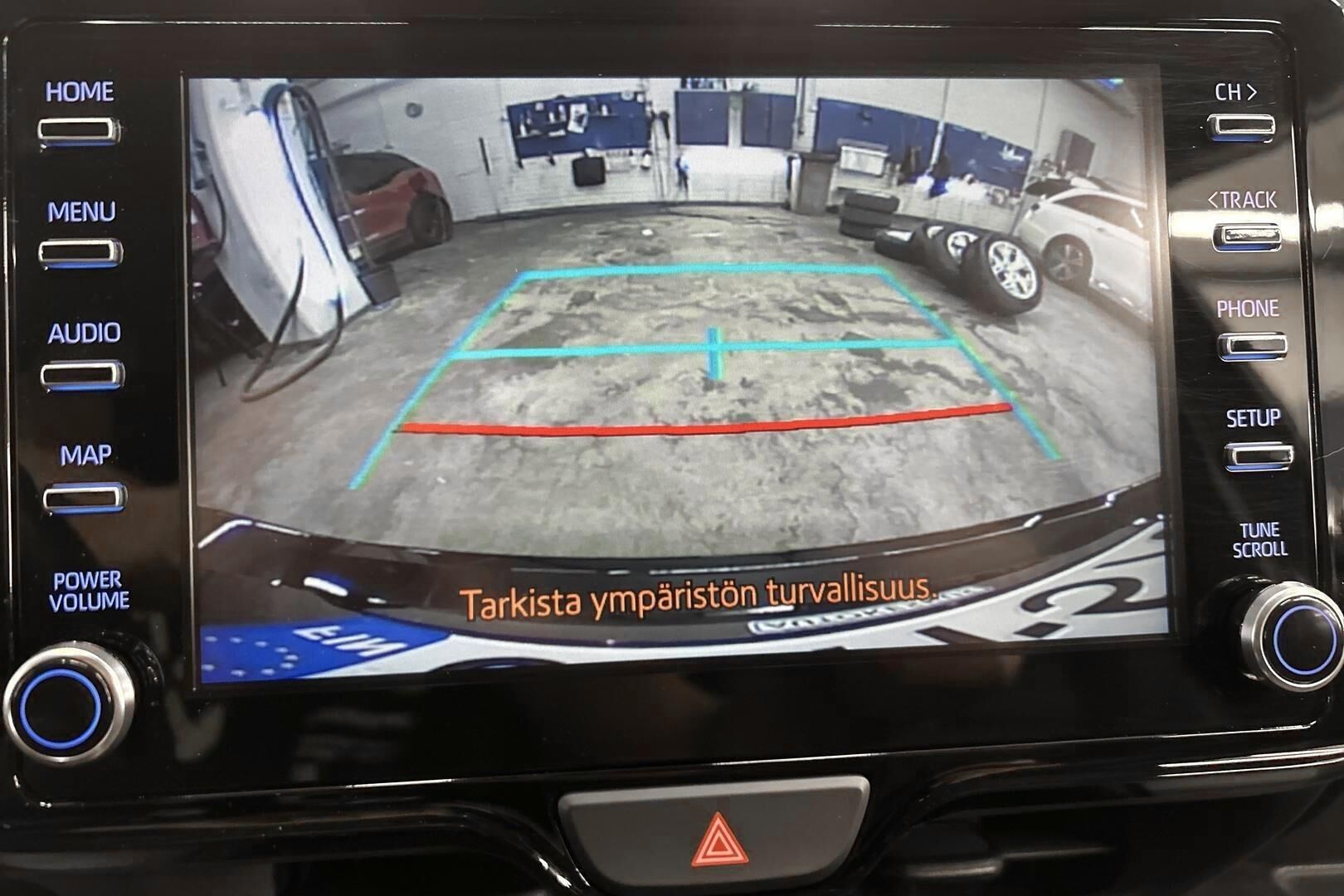 Mazda 2 iso kuva 16