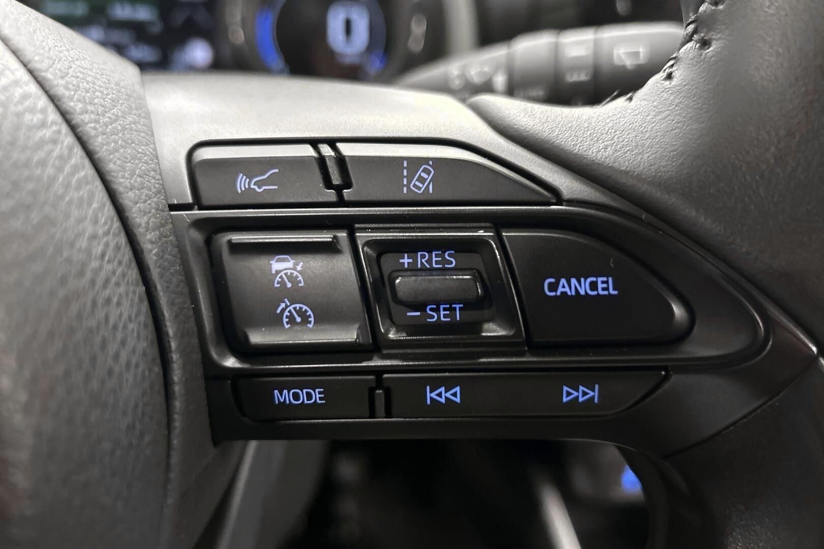 Mazda 2 iso kuva 18