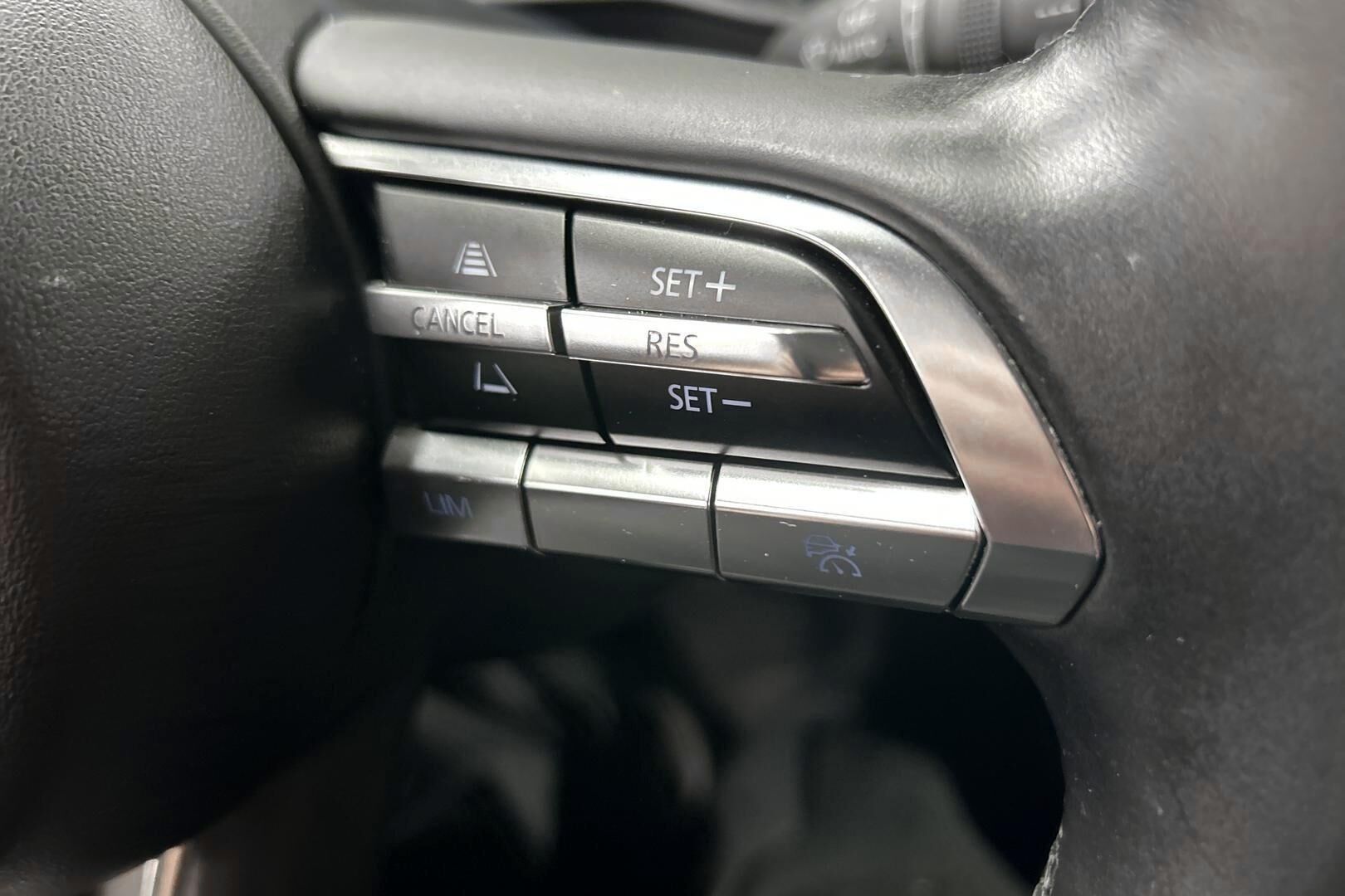 Mazda CX-30 iso kuva 18