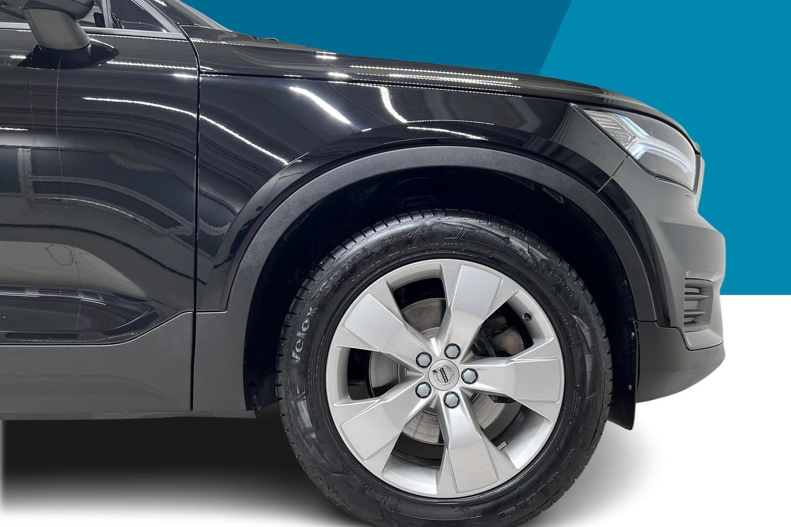 Volvo XC40 iso kuva 12