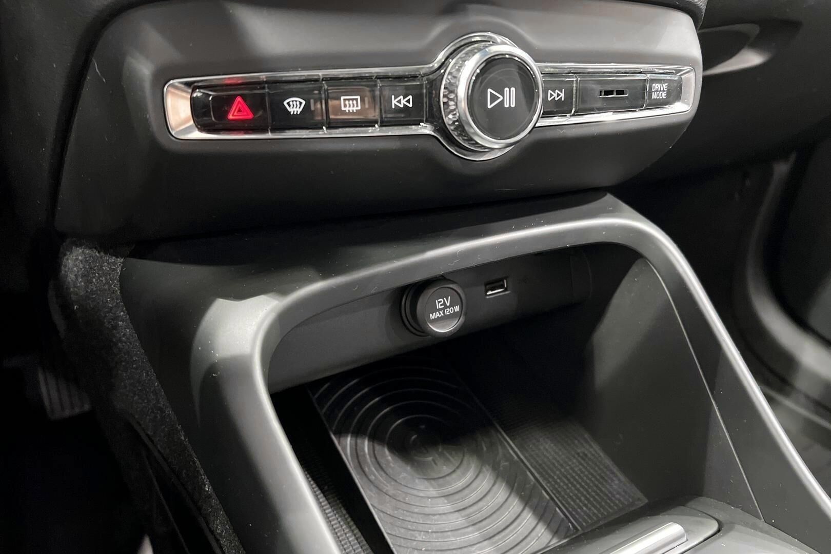 Volvo XC40 iso kuva 19