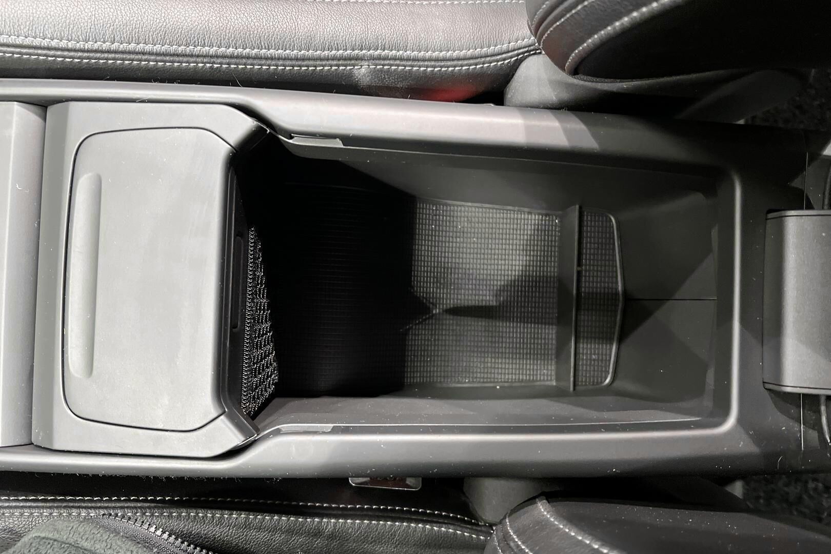 Volvo XC40 iso kuva 21