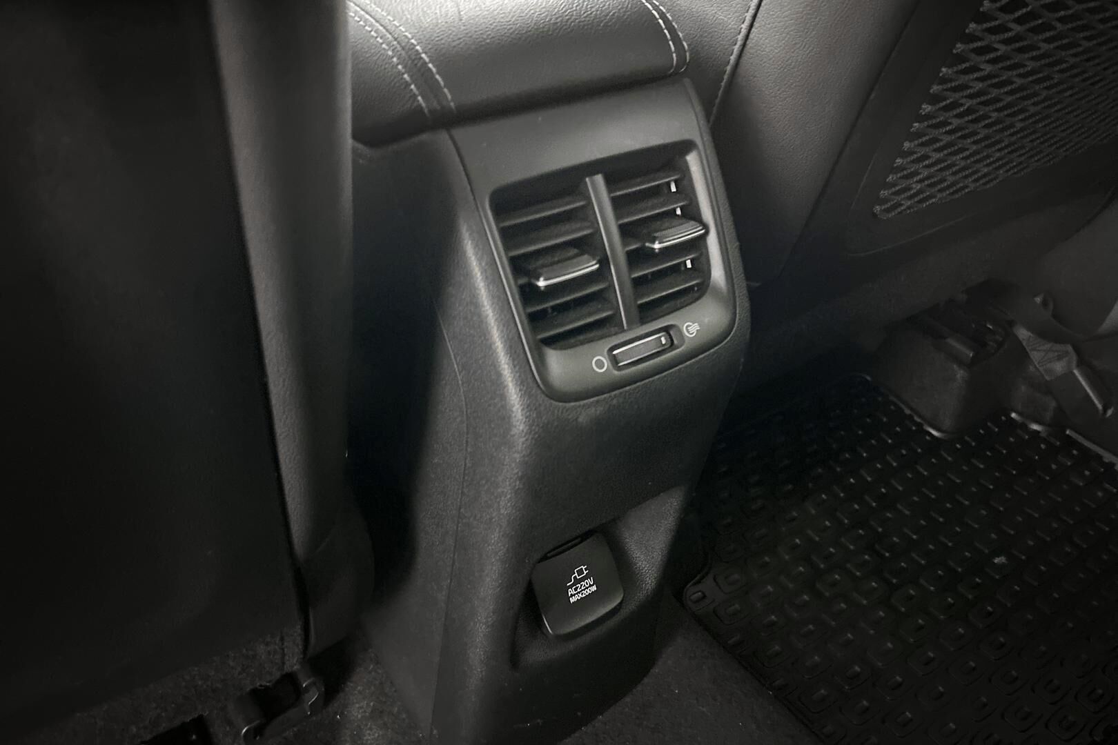 Kia Niro iso kuva 14