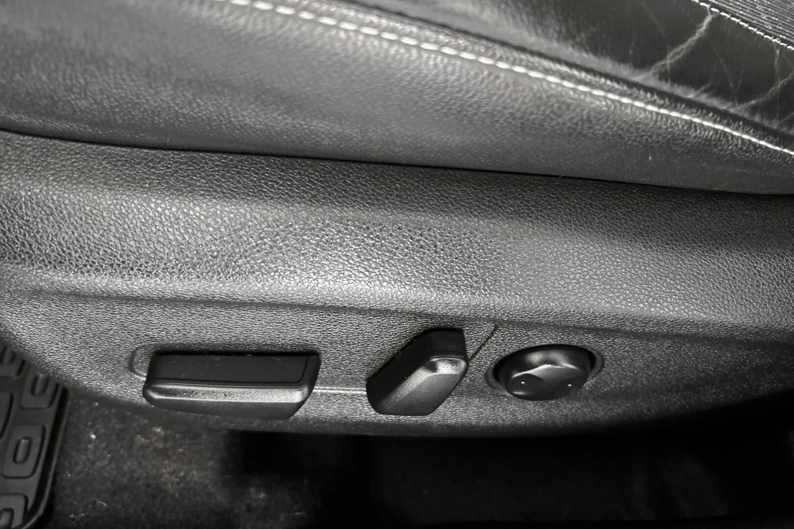 Kia Niro iso kuva 16