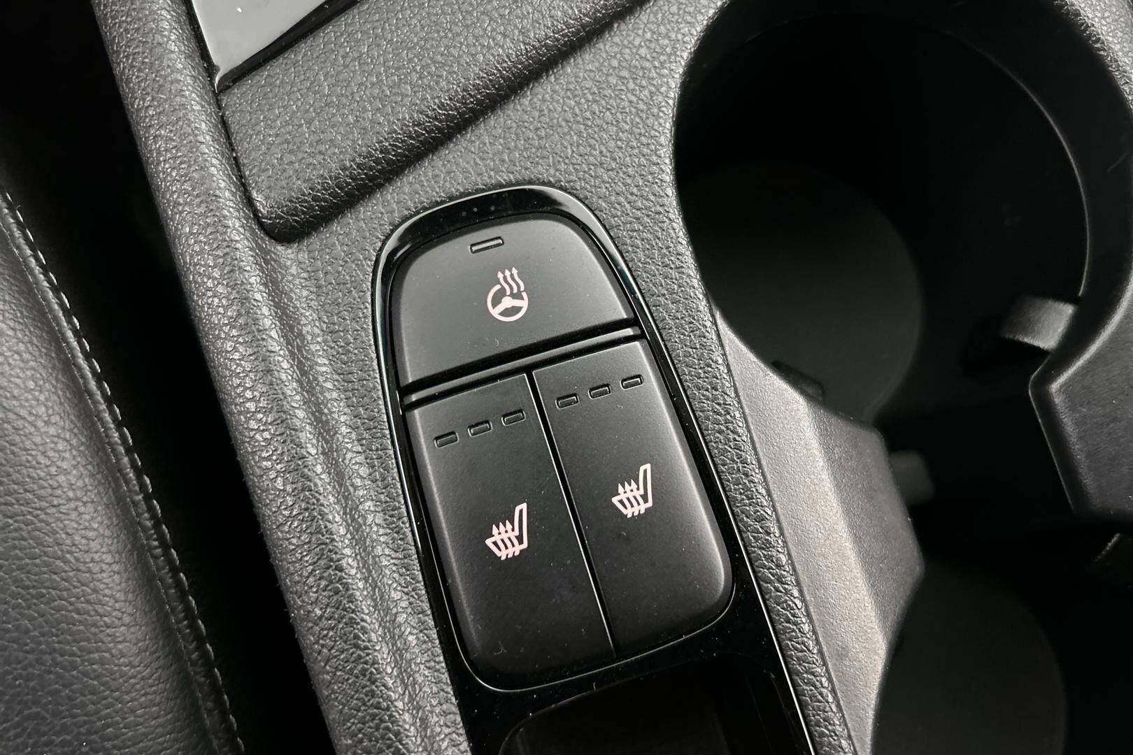 Kia Niro iso kuva 18