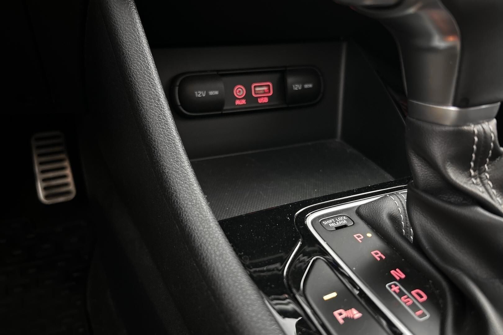 Kia Niro iso kuva 19
