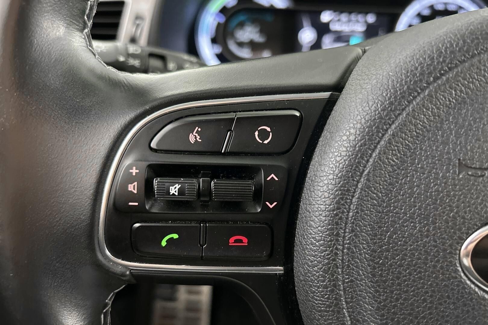 Kia Niro iso kuva 24