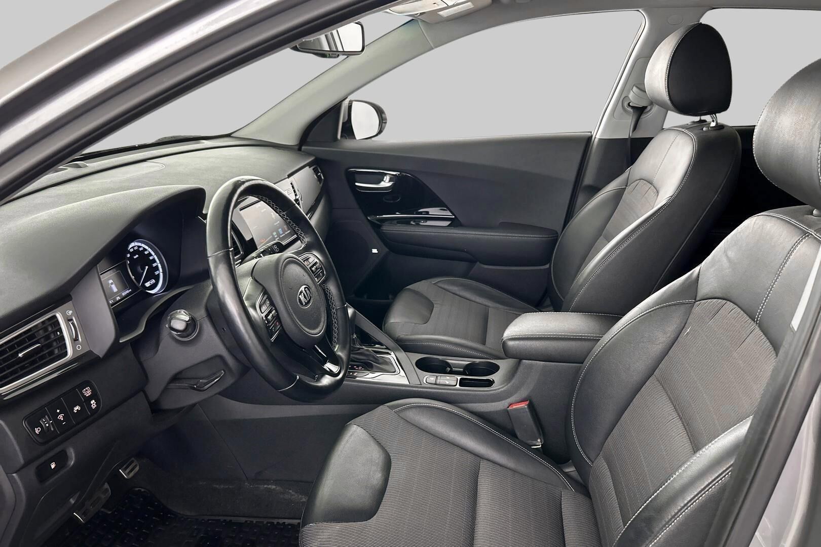 Kia Niro iso kuva 8