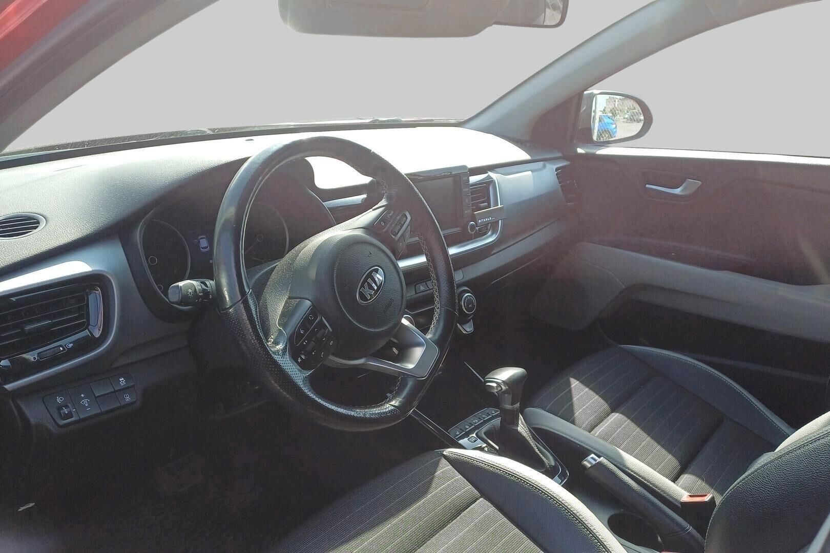 Kia Stonic iso kuva 2