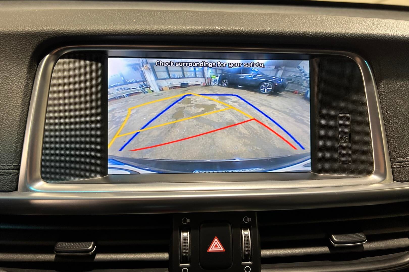 Kia Optima iso kuva 18