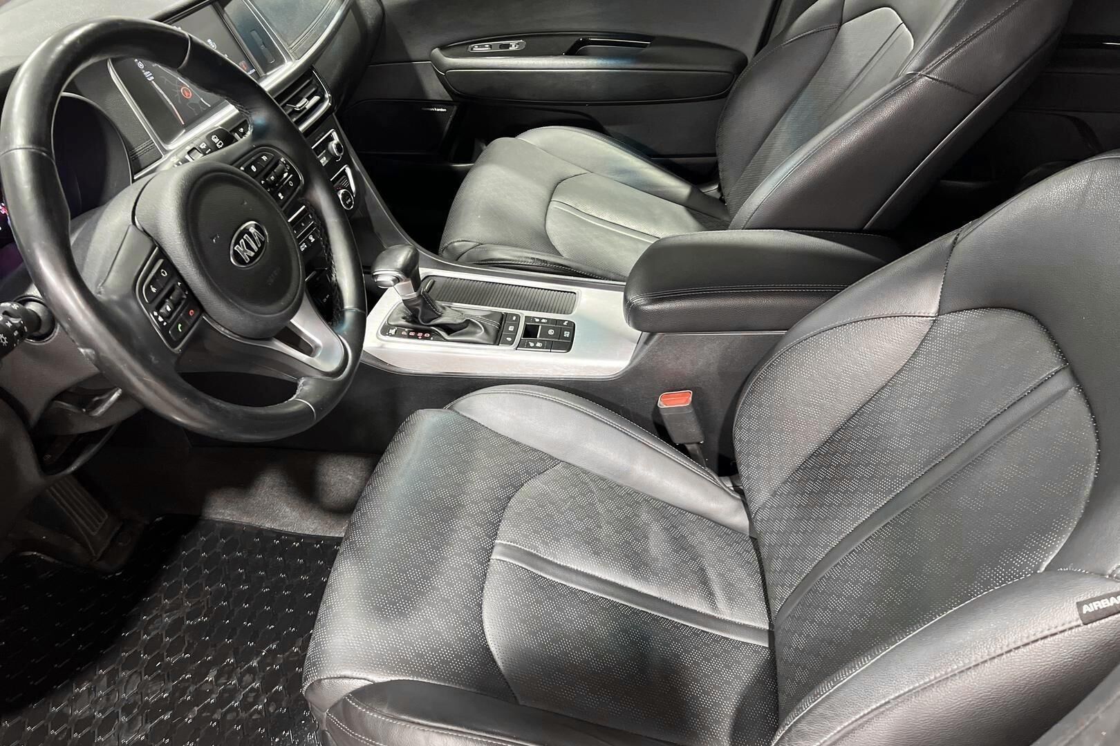 Kia Optima iso kuva 7