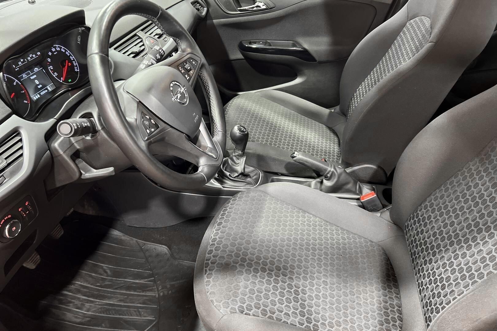 Opel Corsa iso kuva 9