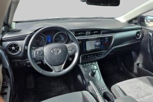 Toyota Auris esikatselu 2
