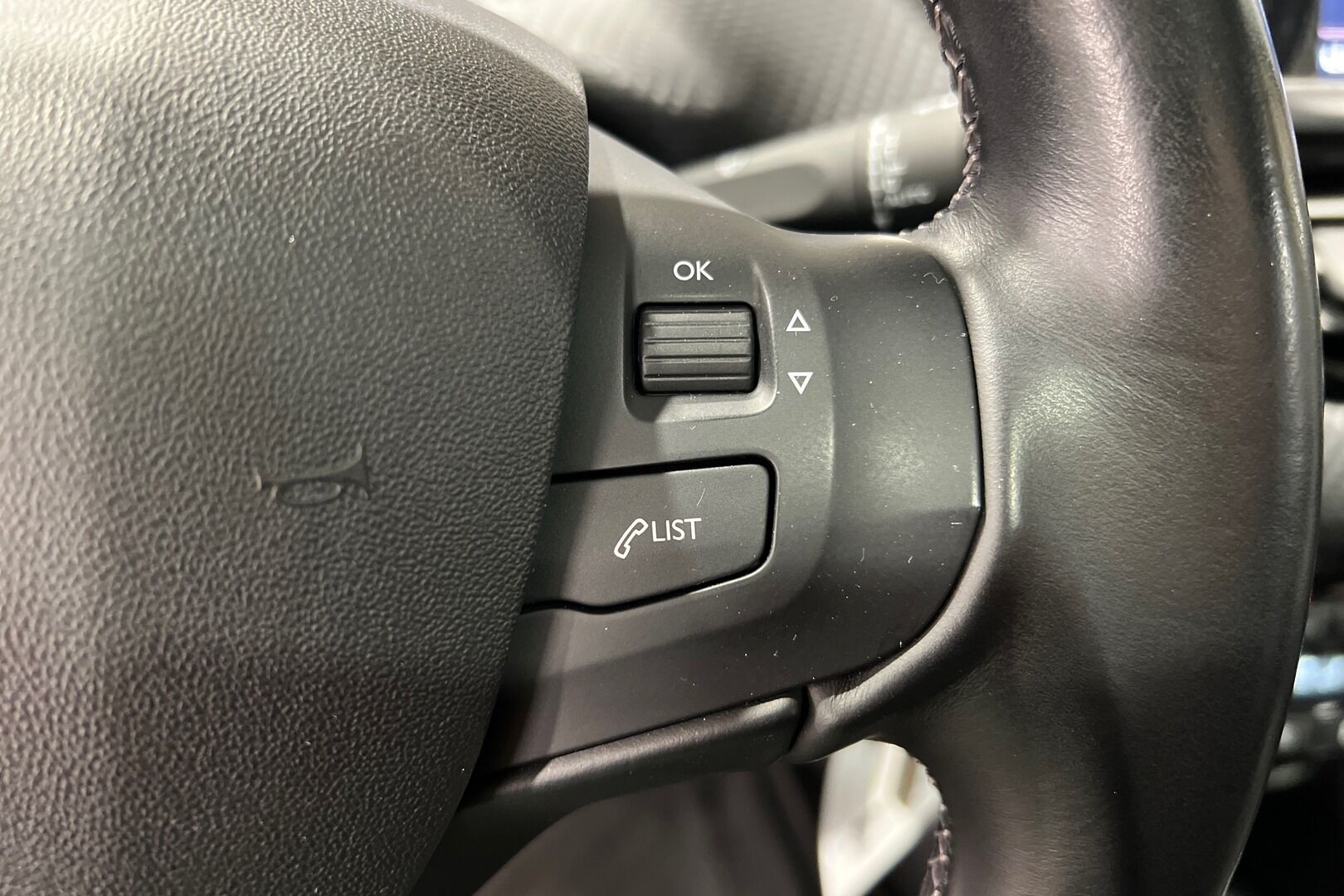 Peugeot 2008 iso kuva 11