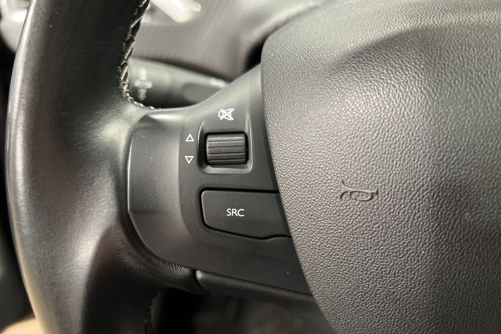 Peugeot 2008 iso kuva 13