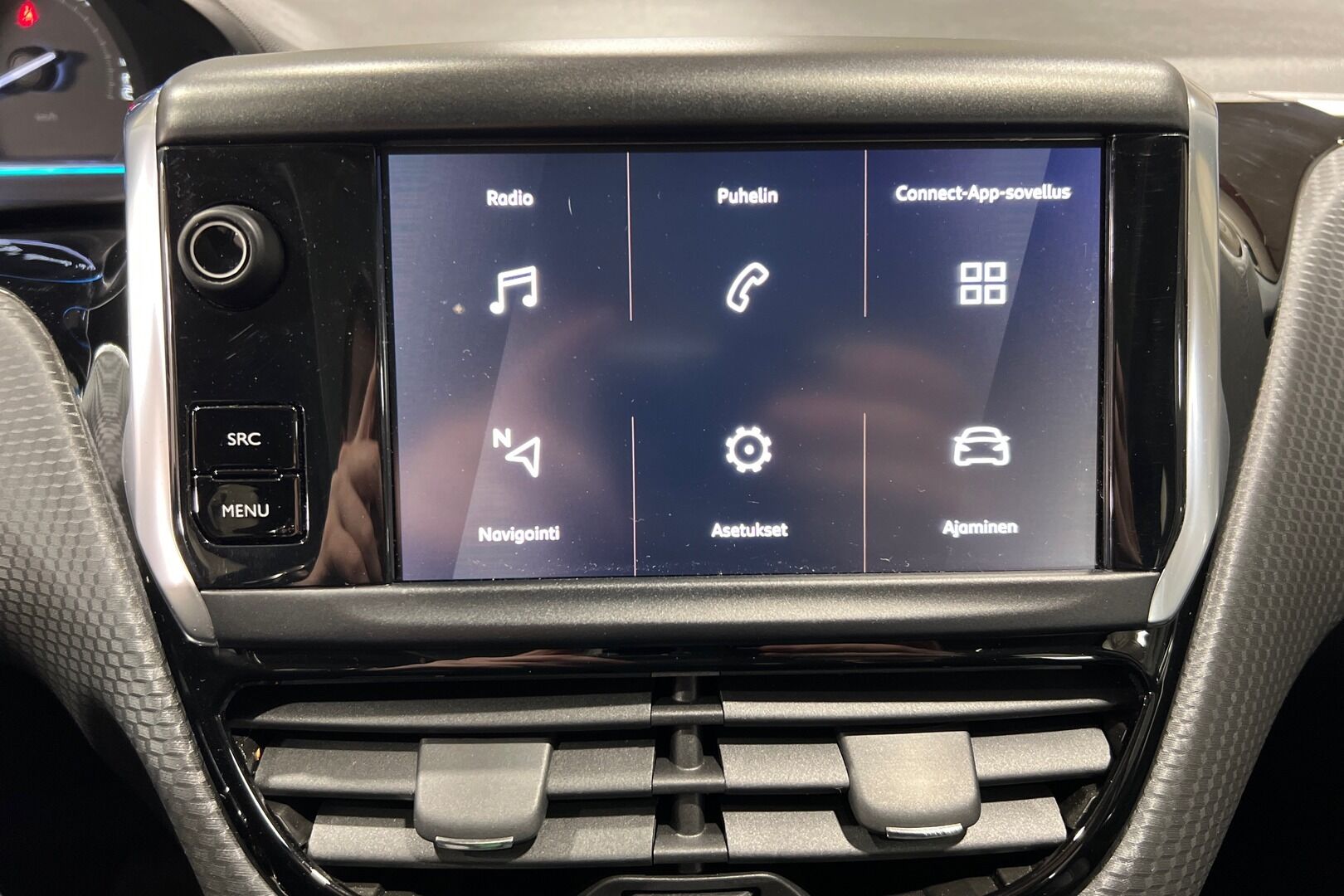 Peugeot 2008 iso kuva 15