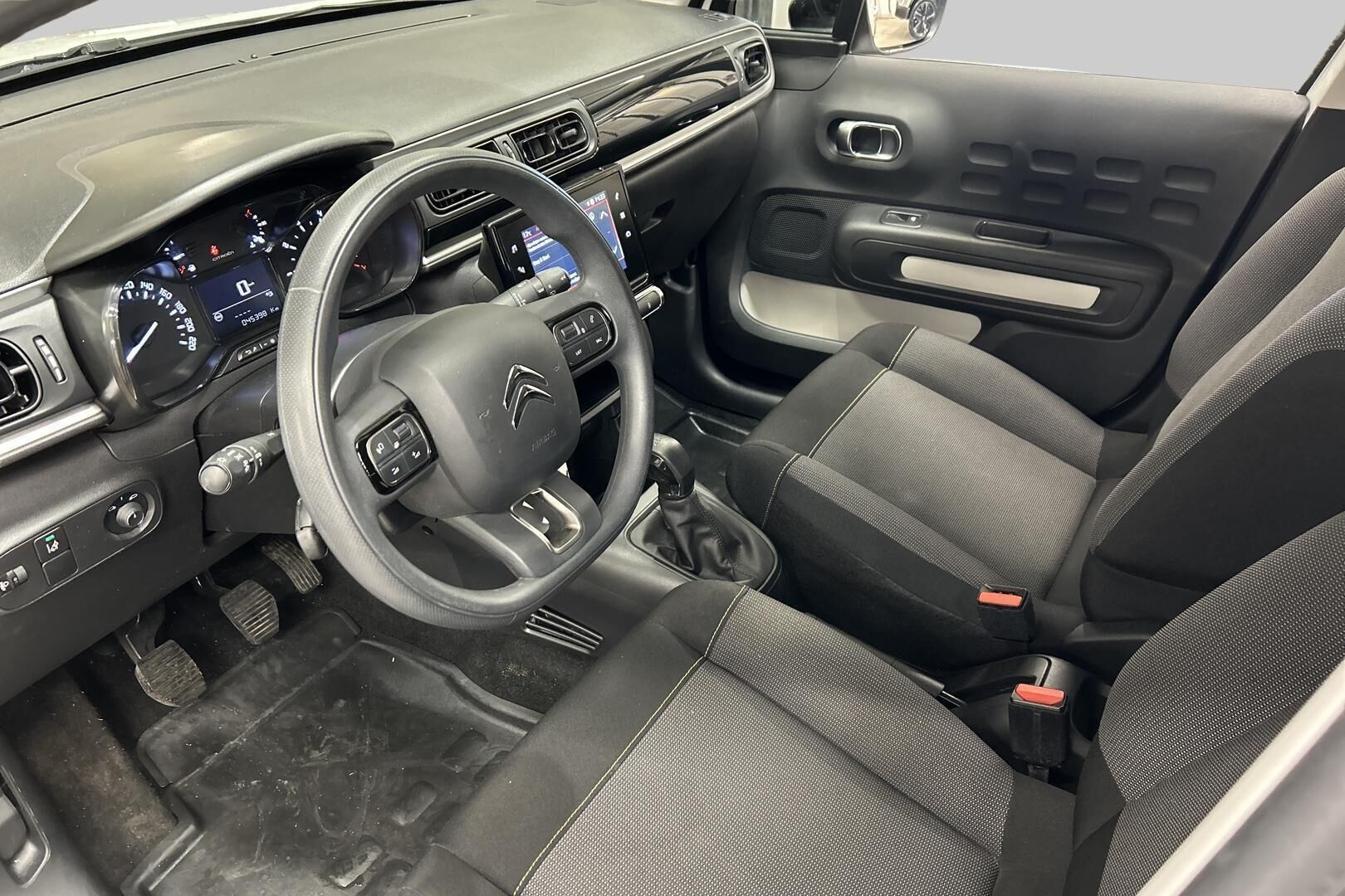 Citroen C3 iso kuva 9