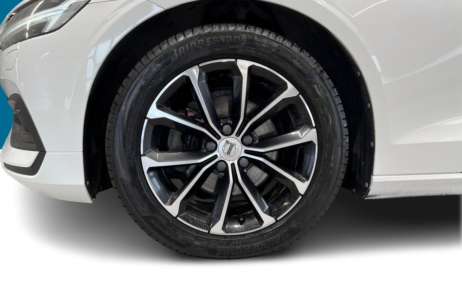 Volvo V60 iso kuva 12