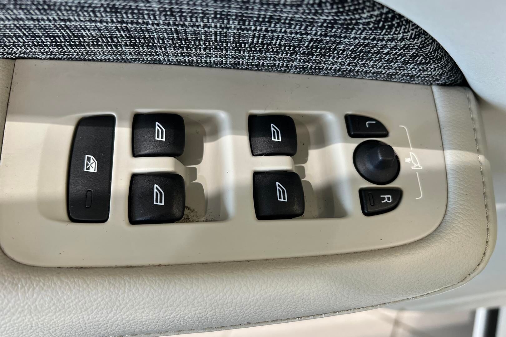 Volvo V60 iso kuva 13