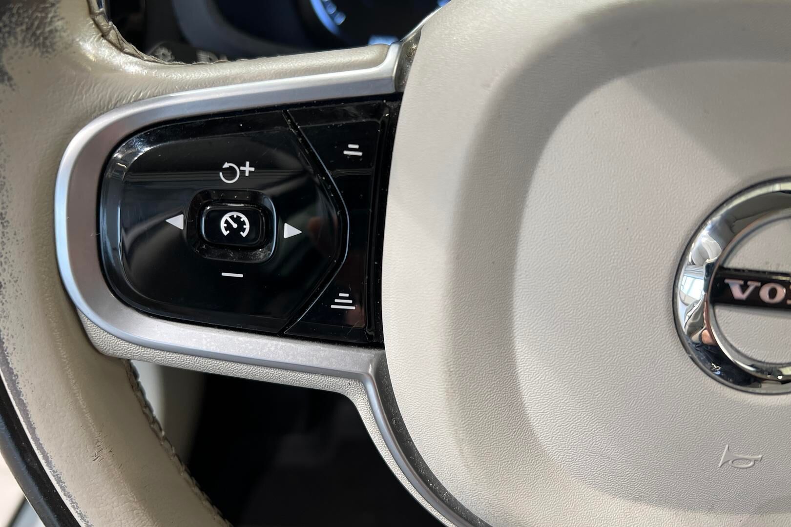 Volvo V60 iso kuva 16