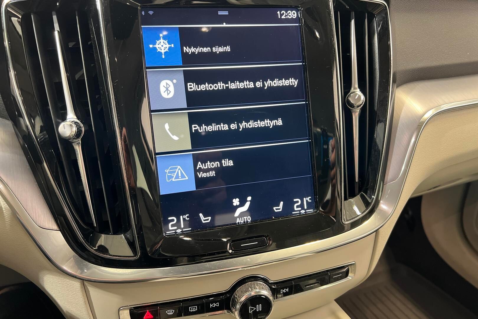 Volvo V60 iso kuva 19