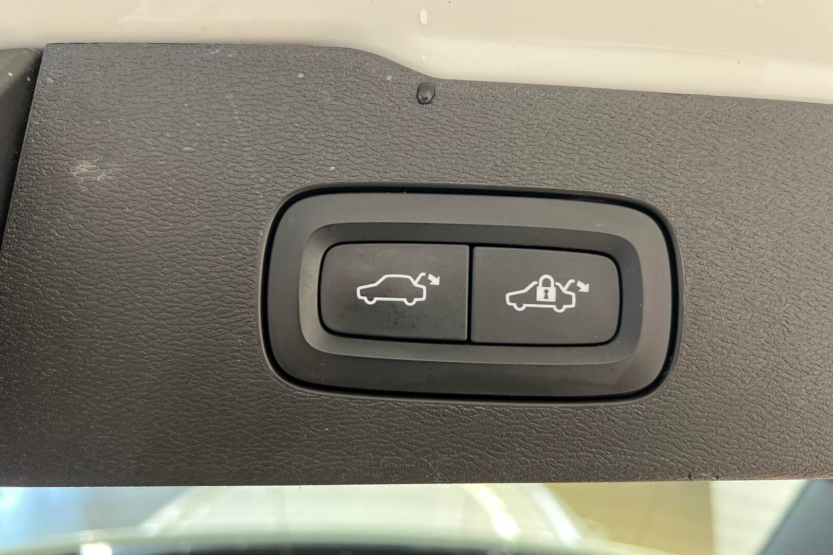 Volvo V60 iso kuva 23