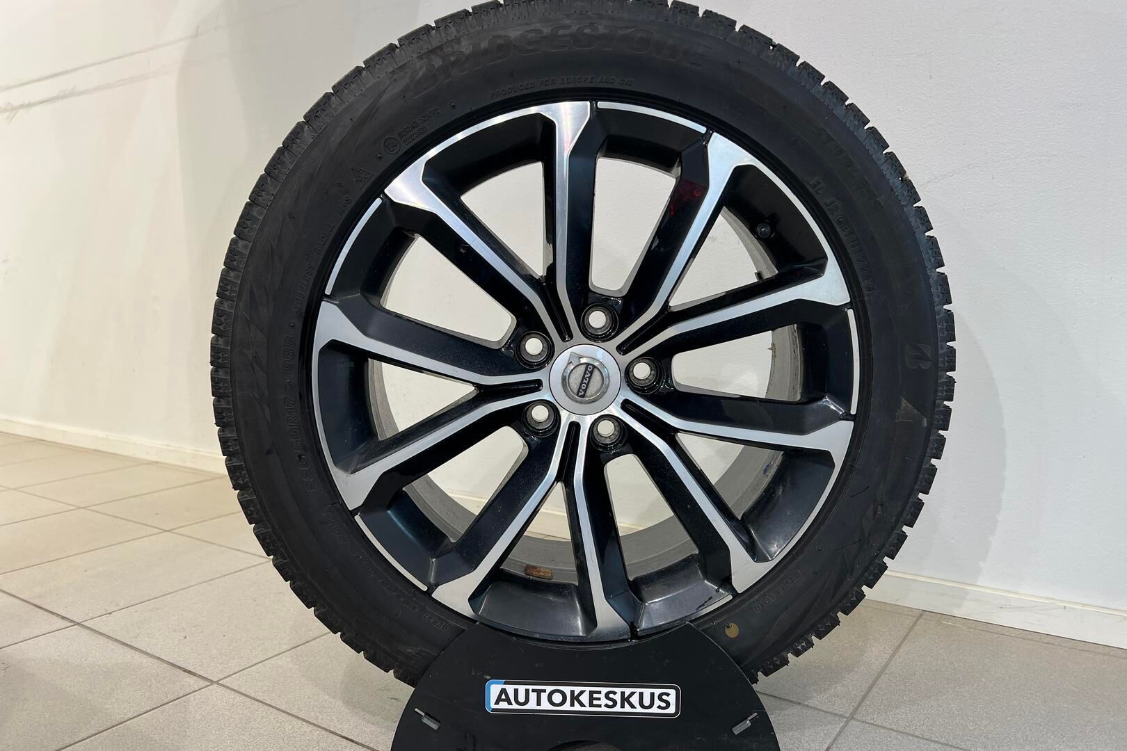 Volvo V60 iso kuva 24