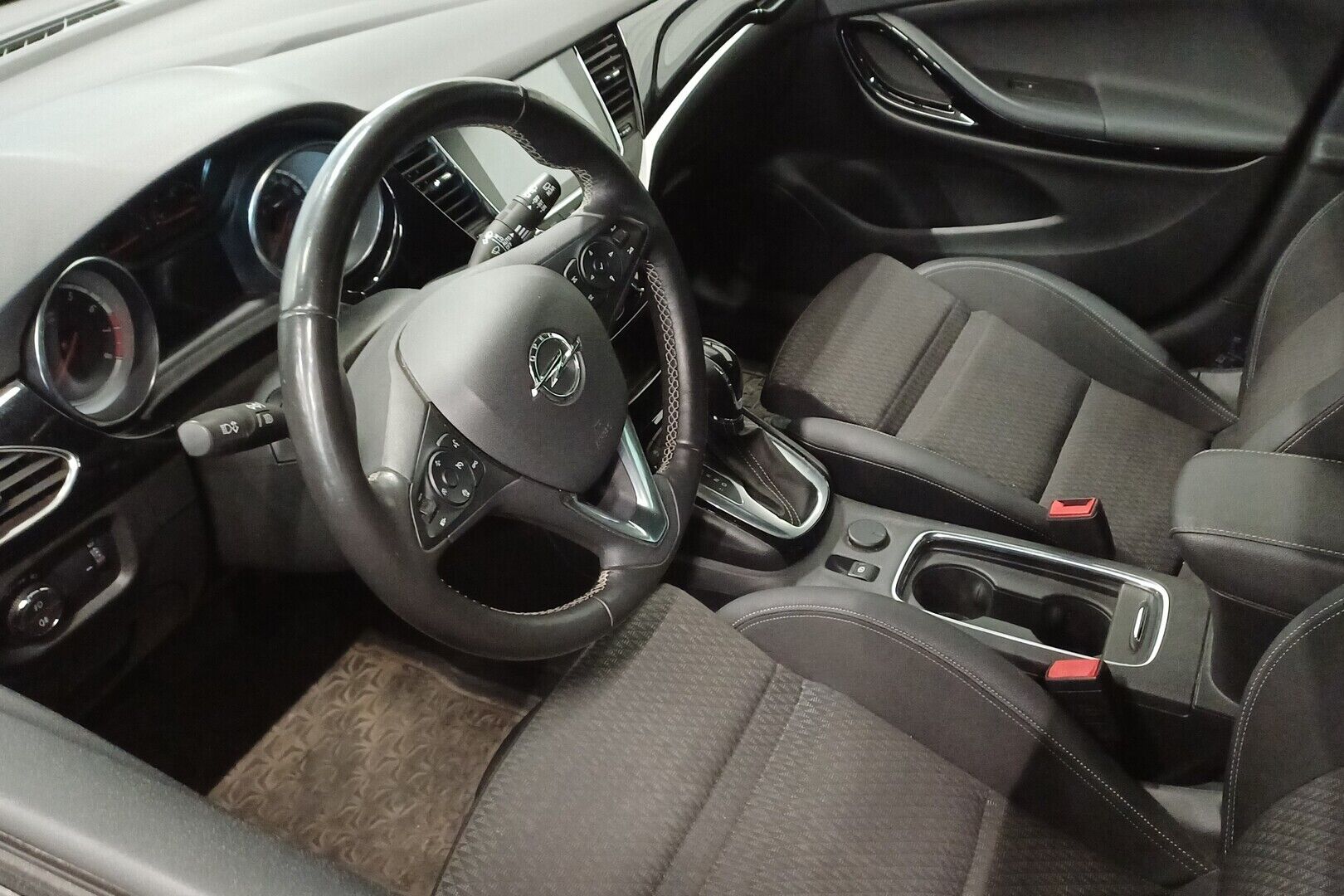 Opel Astra iso kuva 1
