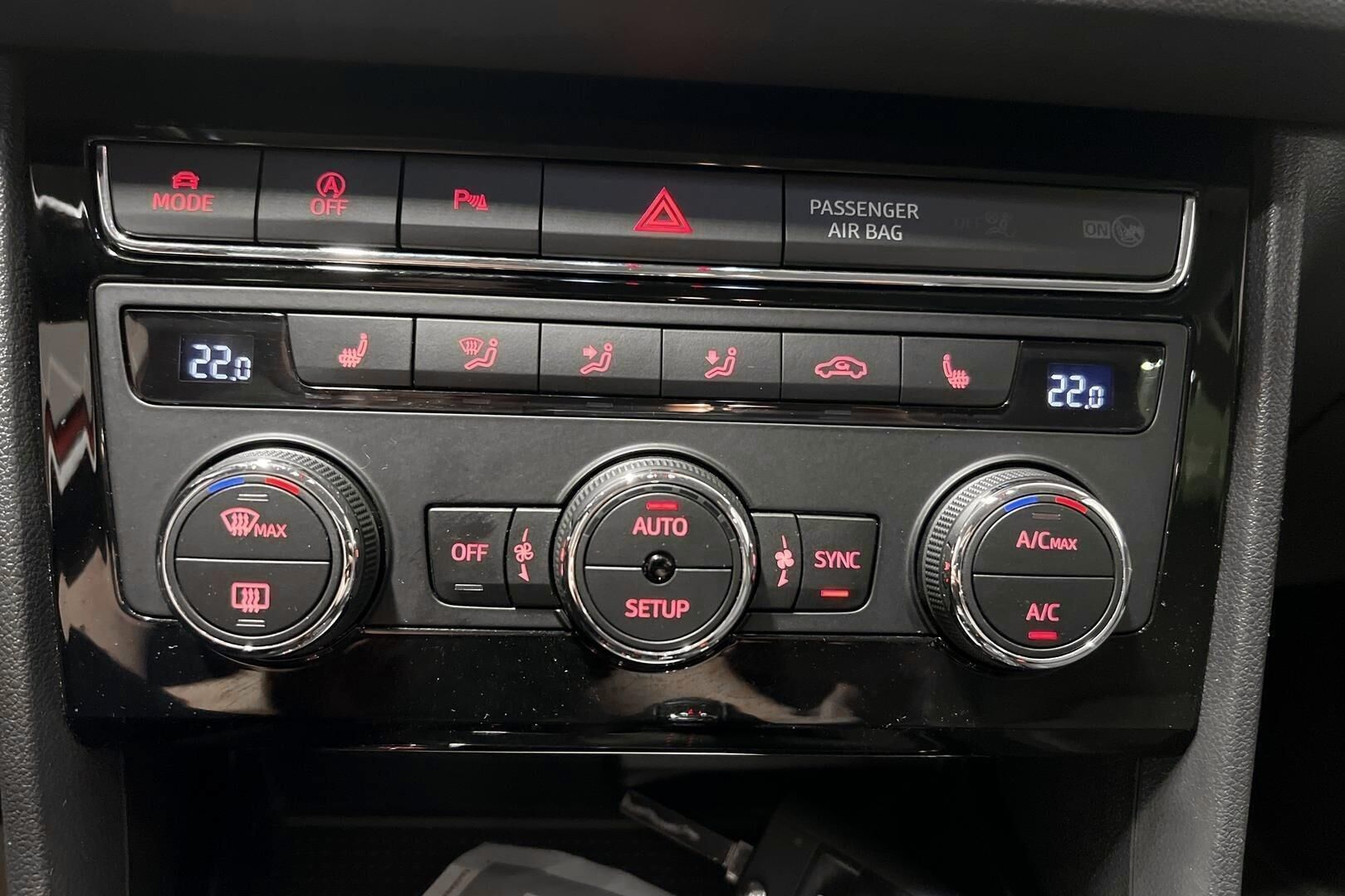 Seat Leon iso kuva 15